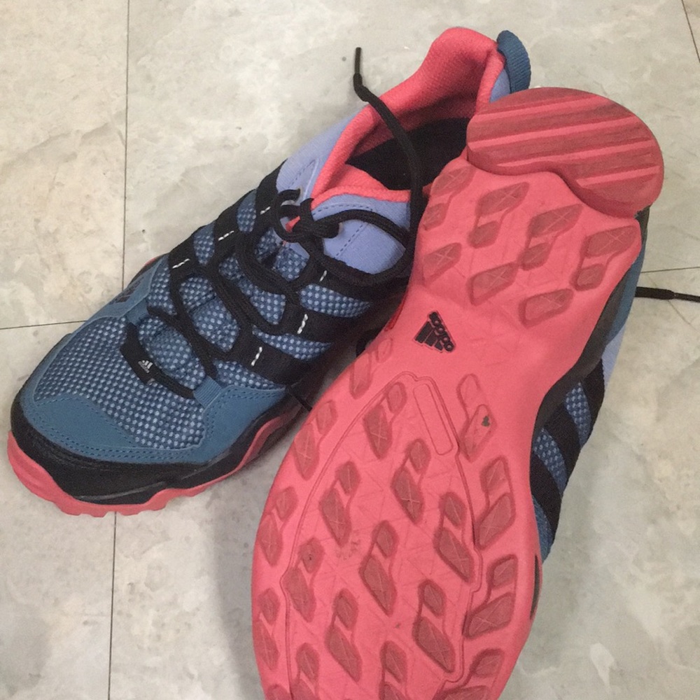 Adidas hiking gym shoe
